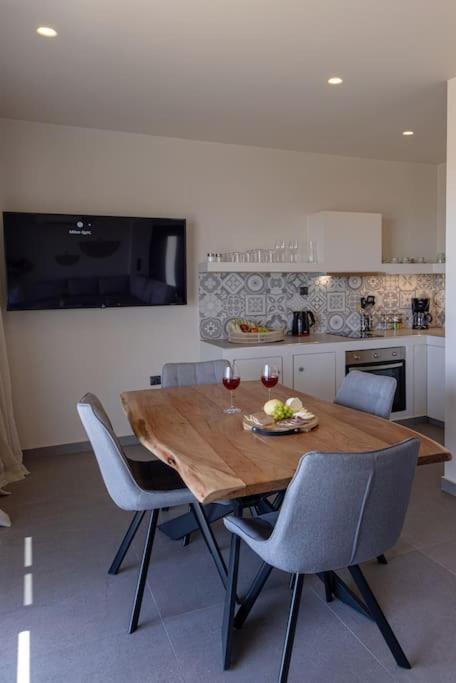 Pearl Suites And Villa Tinos Bagian luar foto